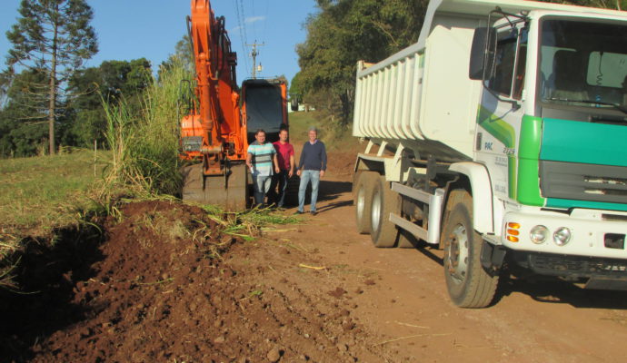 Vice prefeito Adroaldo acompanha Obras na Linha Scolari