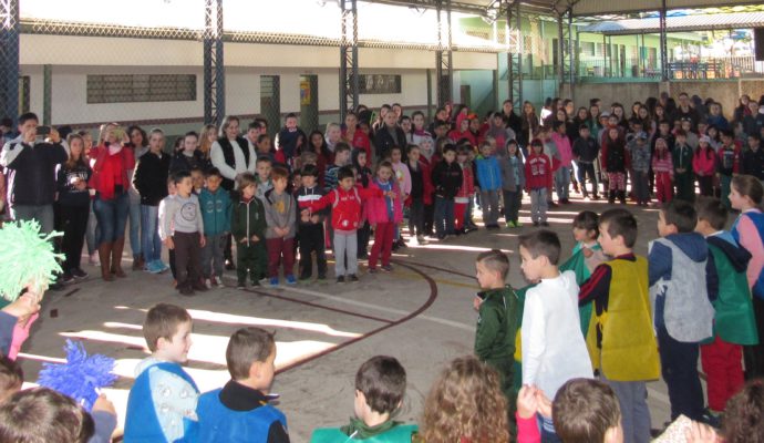 Escola Santa Terezinha participa da programação da Semana da Pátria 2018