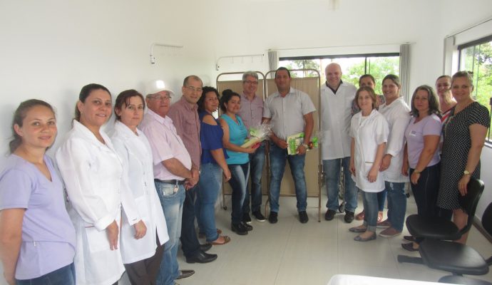 Administração Municipal promove ato em solidariedade aos médicos cubanos