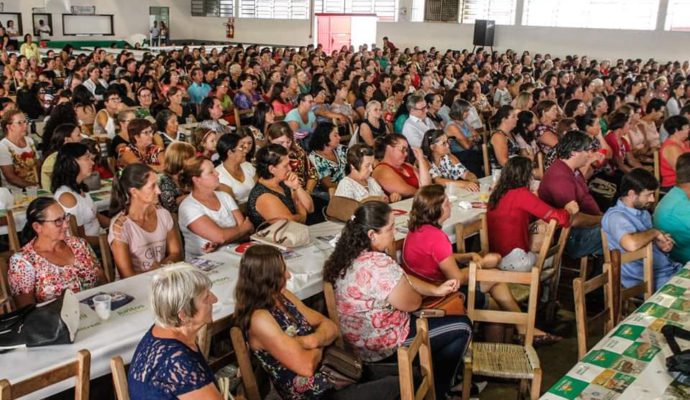 Constantina participa do VIII Encontro Regional de Mulheres em Liberato Salzano