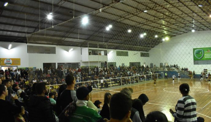 Final do Campeonato Municipal de Futsal – Taça 60 Anos Constantina lota Ginásio Municipal