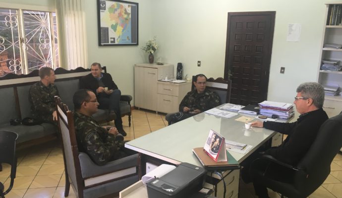 Junta Militar De Constantina Recebe Comitiva Do Posto de Recrutamento e Mobilização
