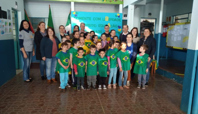Poder Público Municipal participa de Arriamento dos Pavilhões na Escola Joaquim Nabuco
