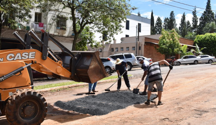 Secretaria de Obras e Ação Comunitária realizam o 3º tapa buracos no ano de 2019