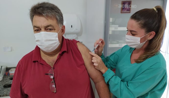 Vacinação contra a COVID-19 continua em Constantina