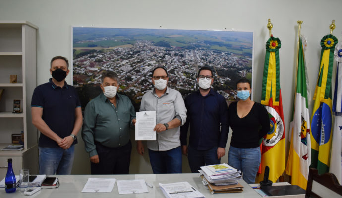 Assinado contrato de execução da obra de asfalto na rua Nereu Ramos