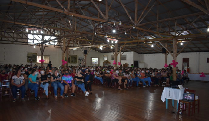 Mais de 500 mulheres participam de evento promovido pela Administração Municipal