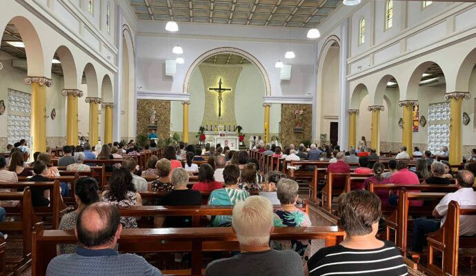 Missa celebra 64 anos de Constantina