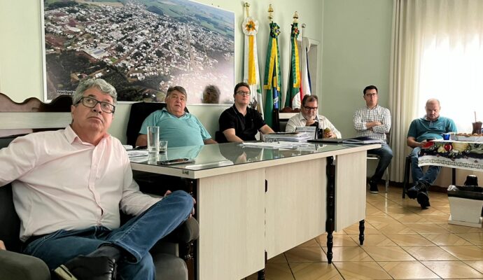 Executivo e Legislativo debatem pautas de interesse do município